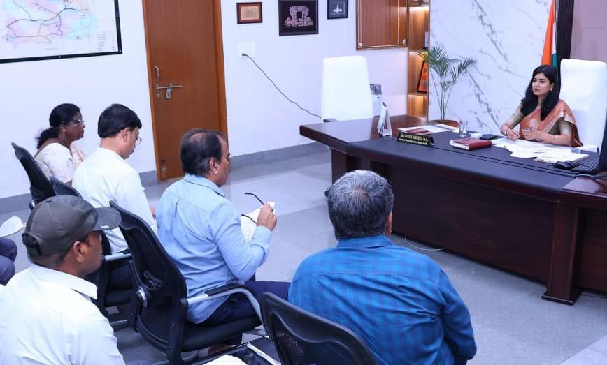 హెల్త్ సబ్ సెంటర్ల పనులు వేగంగా పూర్తి చేయాలి: జిల్లా కలెక్టర్ గరిమ అగ్రవాల్