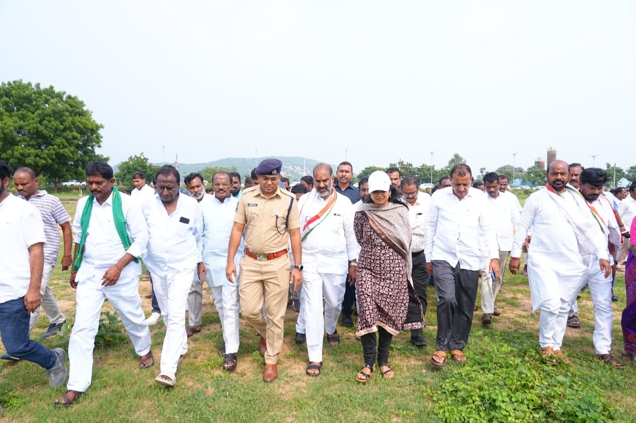 సిరిసిల్లలో సీఎం పర్యటనతో కేటీఆర్కు కౌంట్డౌన్: ప్రభుత్వ విప్ ఆది శ్రీనివాస్