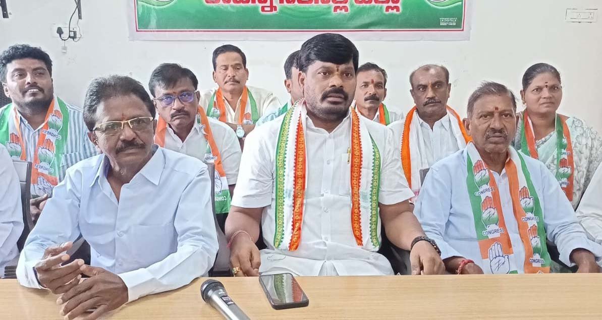 కాంగ్రెస్ను బలోపేతానికి బూత్ స్థాయి నుంచే పార్టీకి పటిష్ట పునాది వేయాలి: సిరిసిల్ల పట్టణ కాంగ్రెస్ అధ్యక్షుడు సూర దేవరాజు