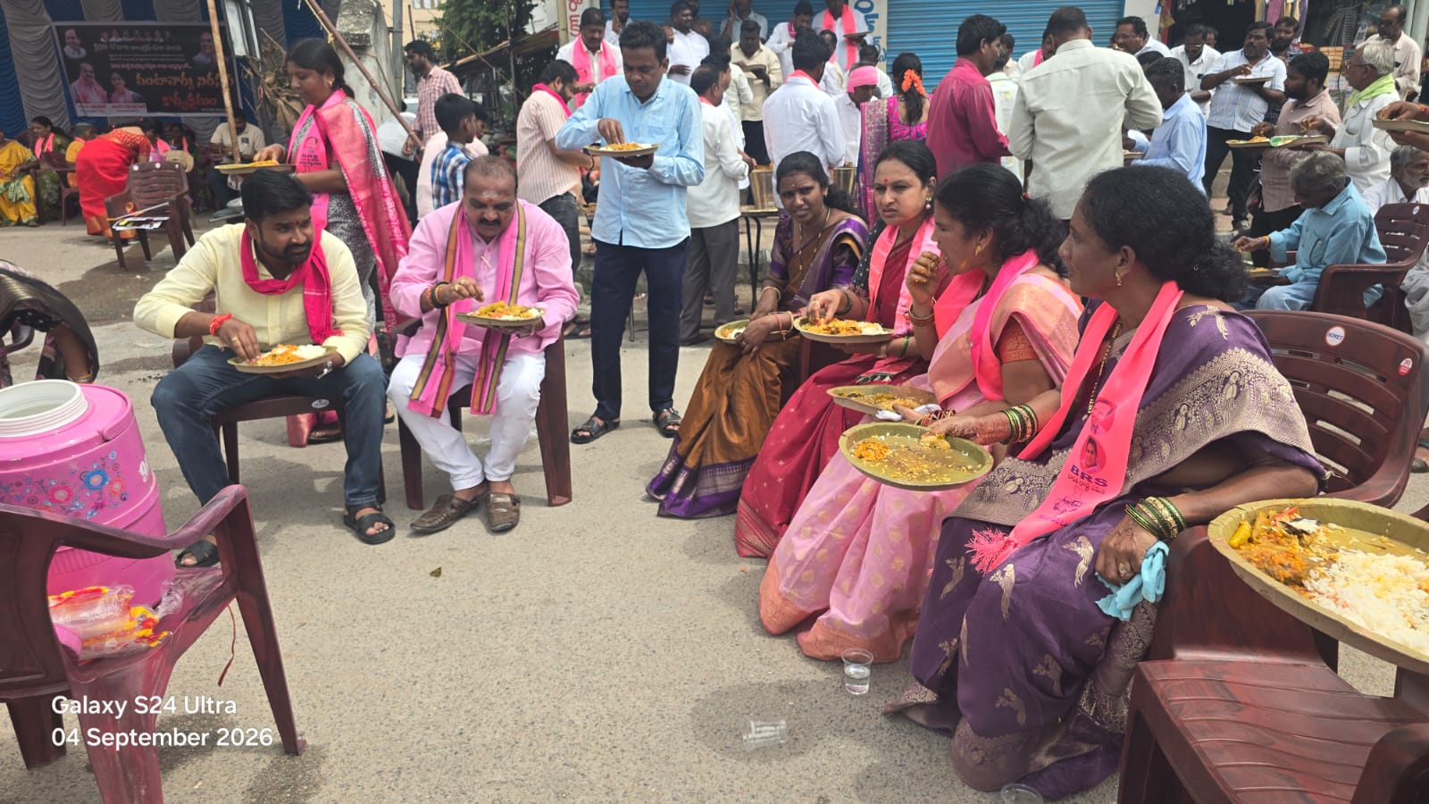 కాంగ్రెస్ ప్రభుత్వం ఎన్నికలకు ముందు మహిళలకు