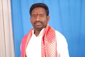 ఉపాధ్యాయుడిపై ప్రభుత్వ భూకబ్జాపై చర్యలు తీసుకోవాలి: గ్రామస్తుడు బిగుళ్ళ బాబు.