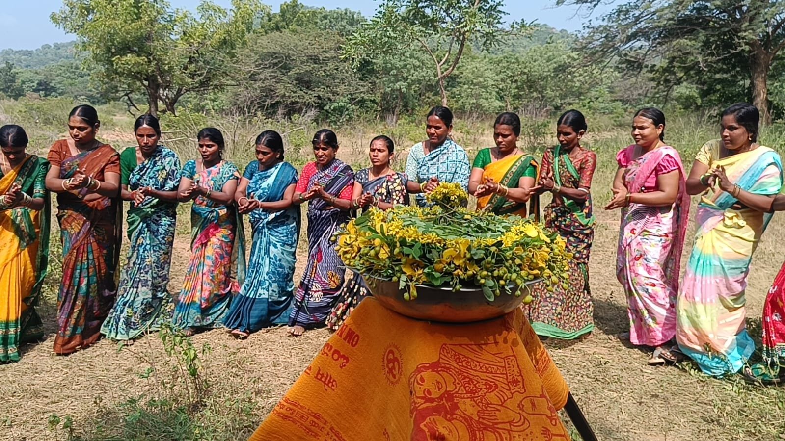 పని ప్రదేశమే బతుకమ్మ వేదిక!