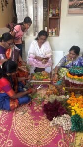 వేములవాడ సద్దుల బతుకమ్మలో విమలక్క సందడి