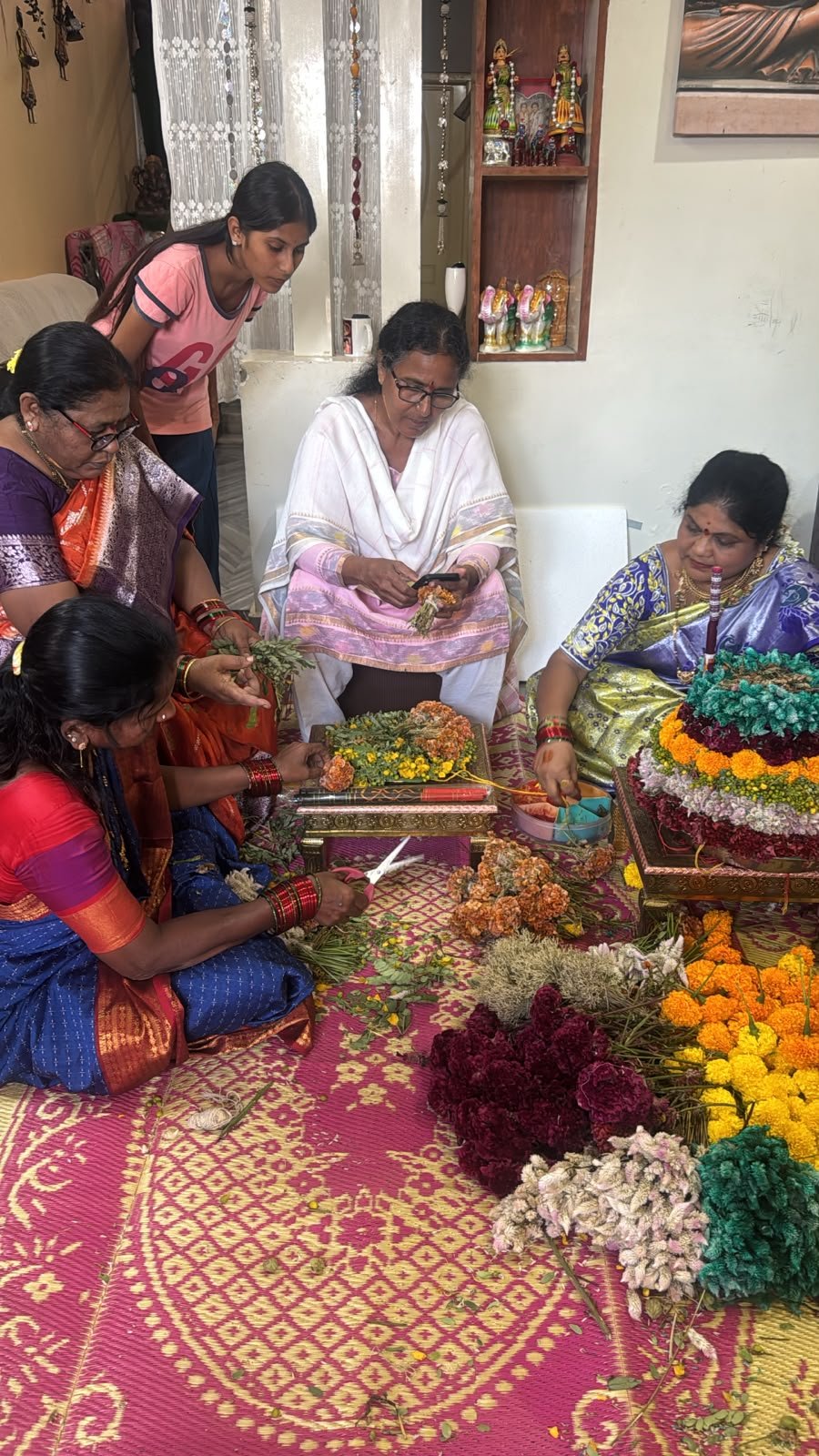 వేములవాడ సద్దుల బతుకమ్మలో విమలక్క సందడి