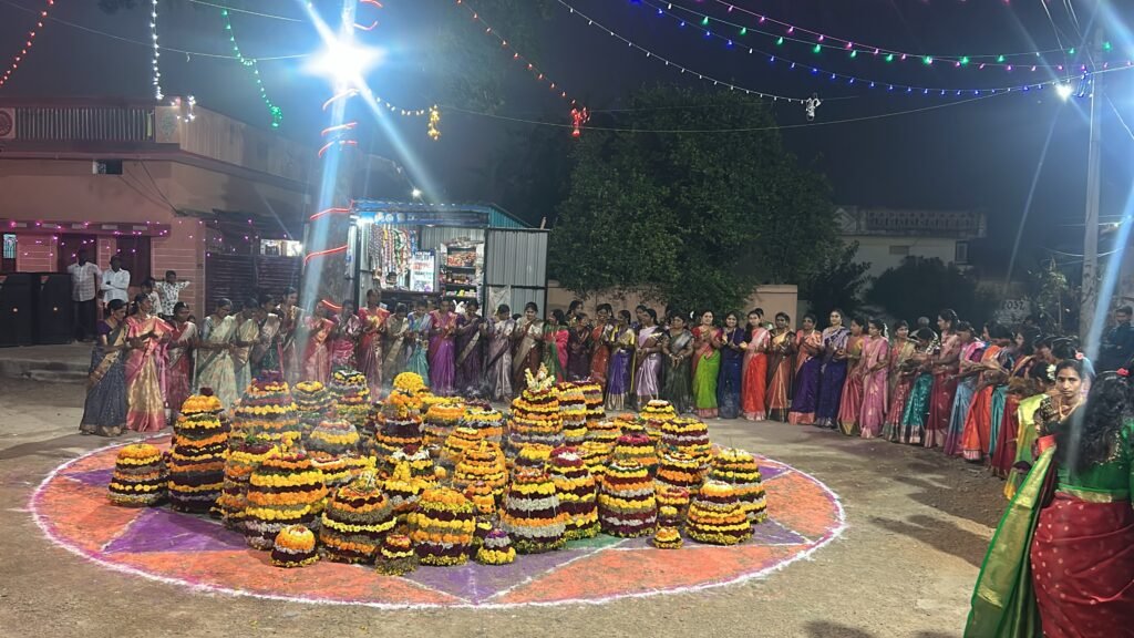 అంగరంగ వైభవంగా సద్దుల బతుకమ్మ సంబరాలు!